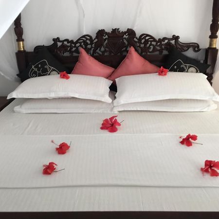 Sea Breeze Hotel Bentota Eksteriør billede