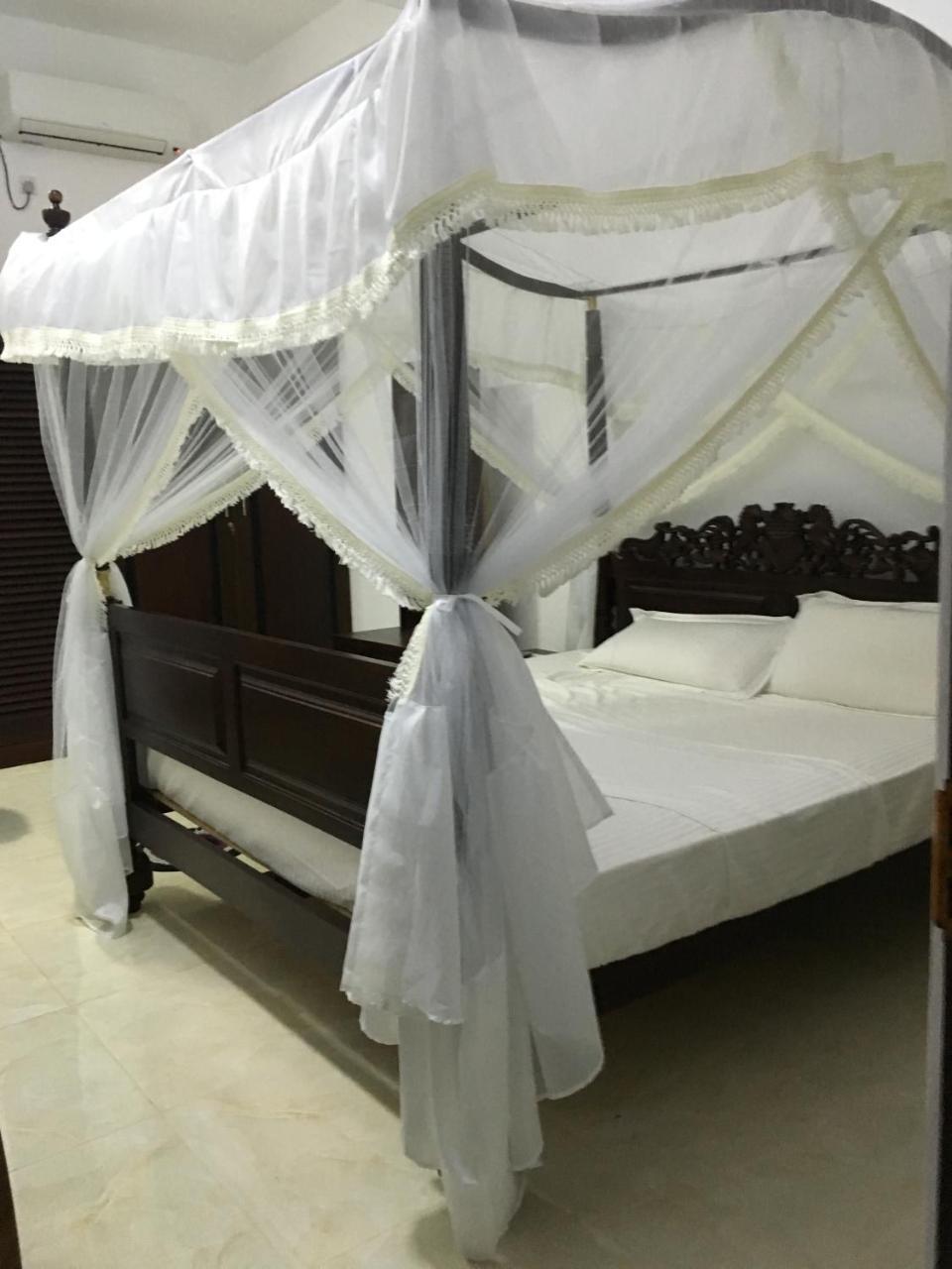Sea Breeze Hotel Bentota Eksteriør billede